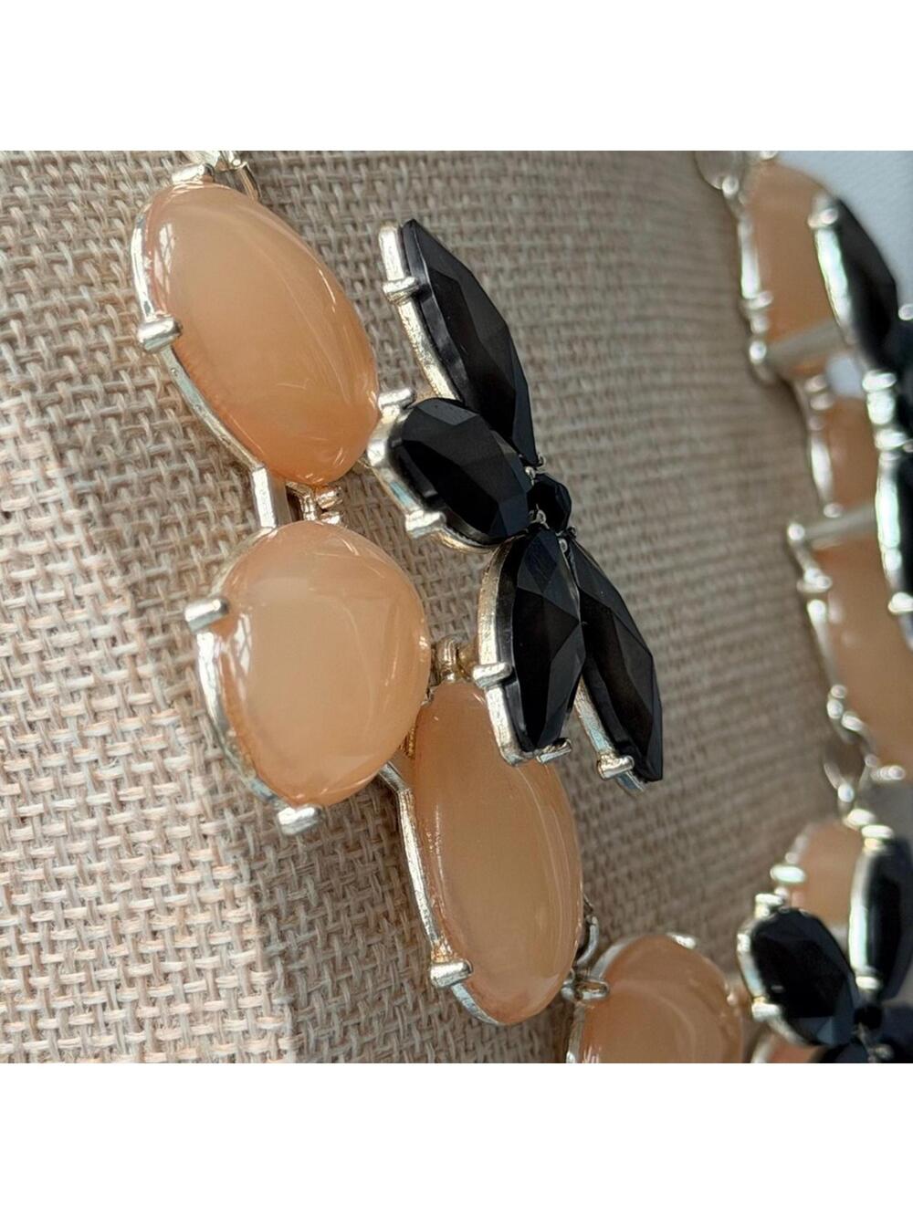 Vintage NY & Co Peach Floral Statement Bib Necklace - Picture 5 of 6